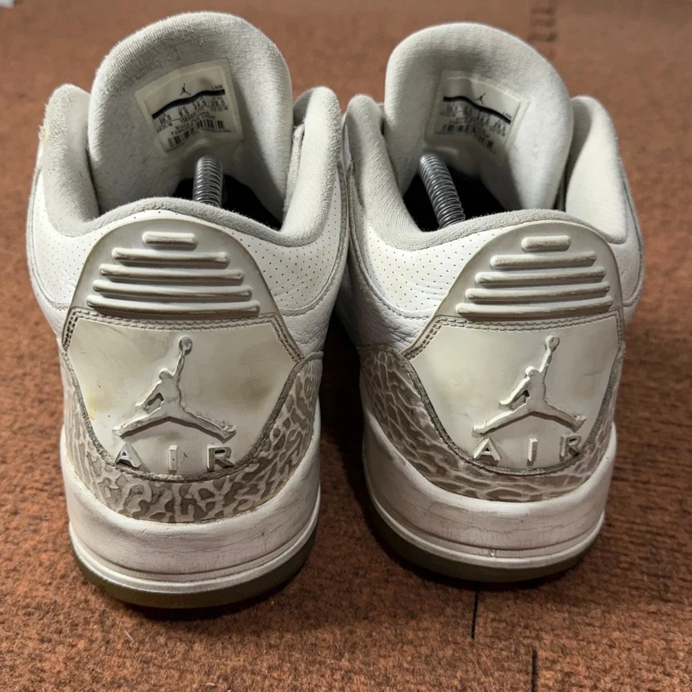 B- Air Jordan 3 Retro Pure White 2018 Mens Sneakers 136064-111 Size 10.5 White